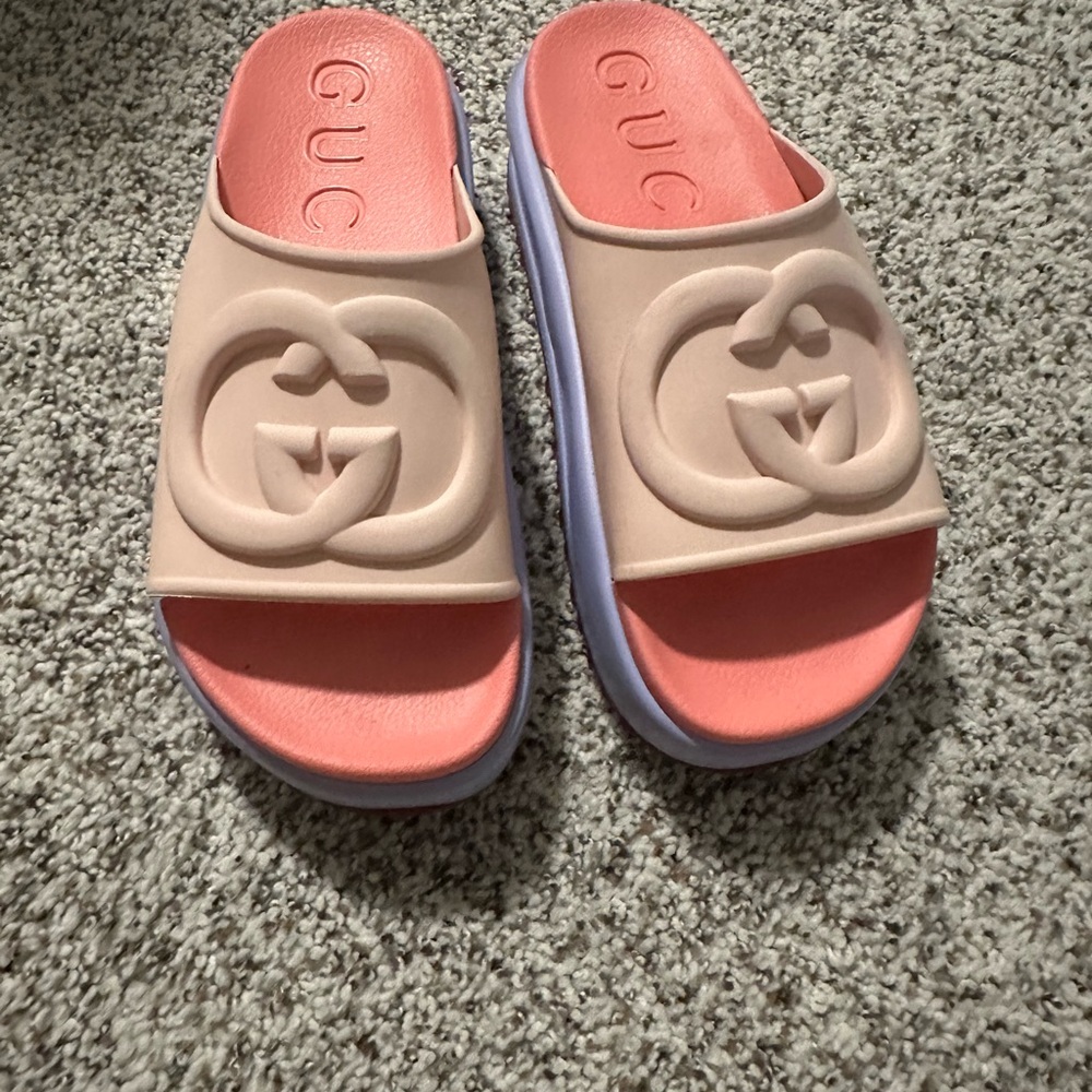 Women’s Gucci slides